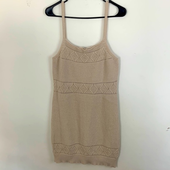 🌷SEVEN WONDERS Rose Knit Beige Dress Size 6 - Picture 4 of 9